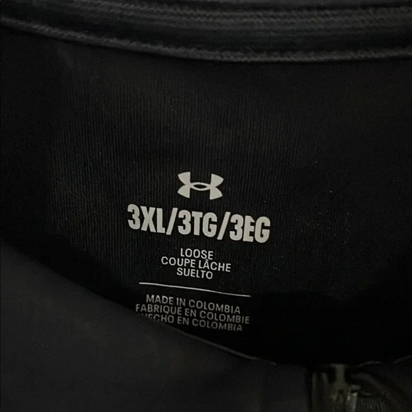 Under Armour Black Light Weight 1/4 zip - Picture 2 of 2